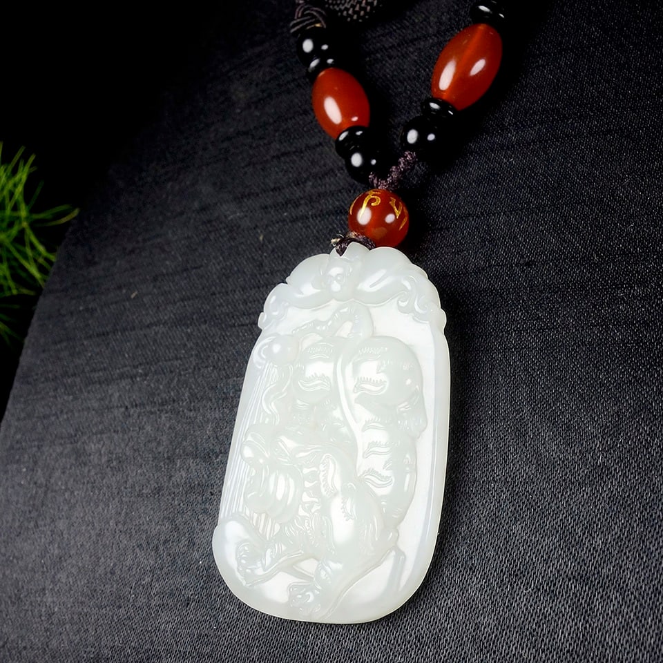 An Exquisite White Jade Tiger Pattern Pendant - 5