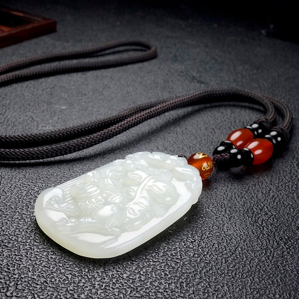 An Exquisite White Jade Tiger Pattern Pendant - 6