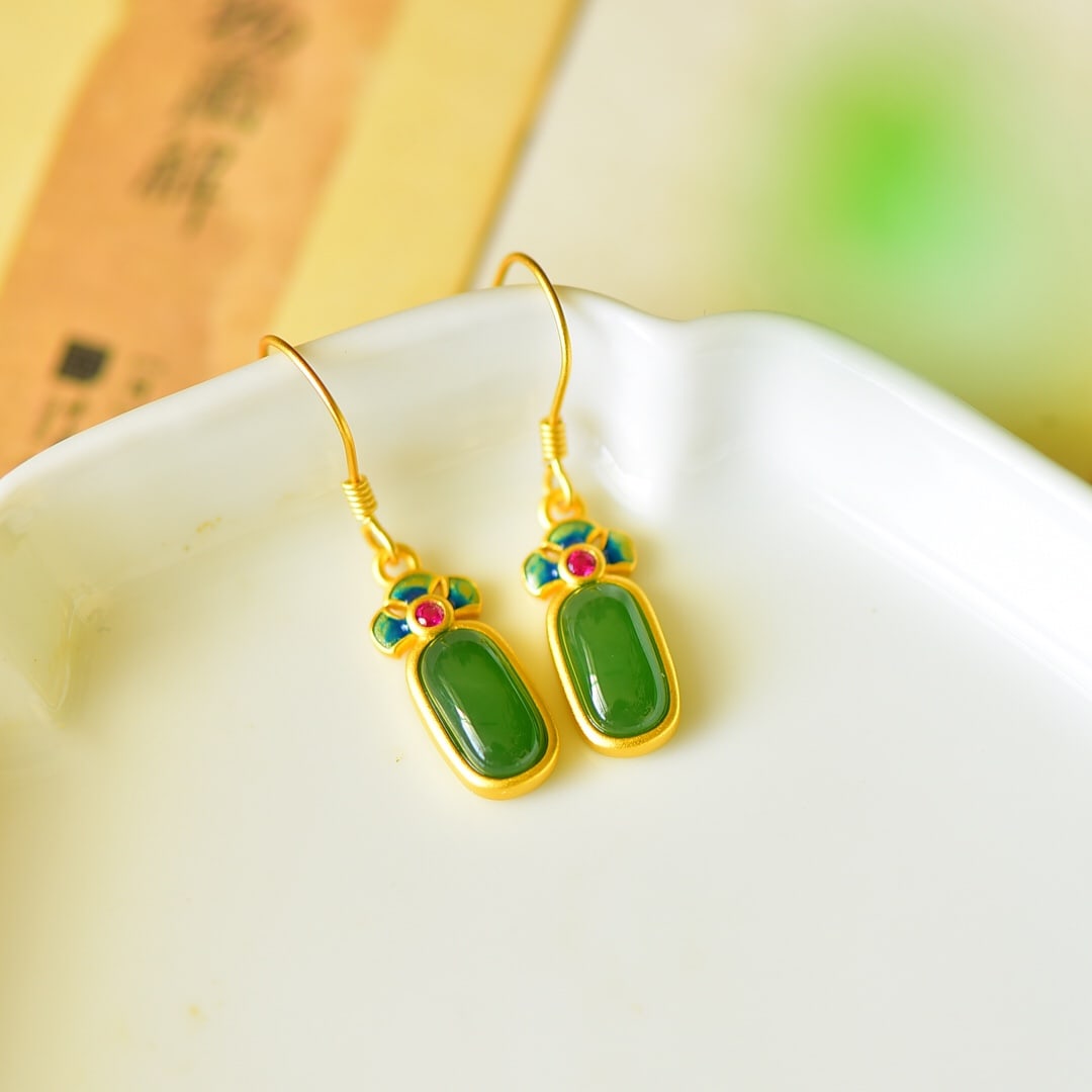 A Pair of Exquisite Sterling Silver-Gold Plated Inlaid Jasper Earrings: A Pair of Exquisite Sterling Silver-Gold Plated Inlaid Jasper Earrings,Size:0.3inx1.2in 一对纯银镀金镶碧玉耳环