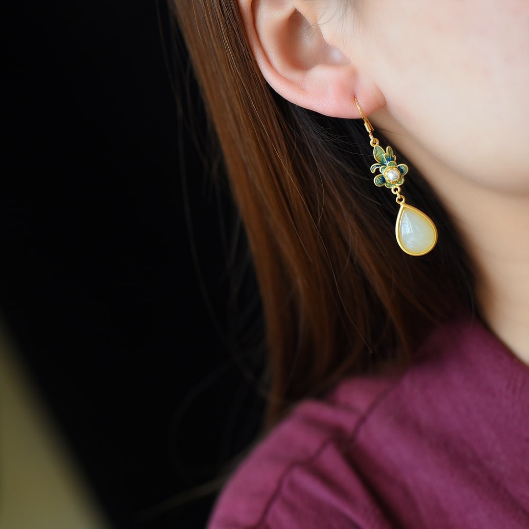 A Pair of Exquisite Sterling Silver-Gold Plated Inlaid White Jade Enamel Earrings,Inlaid Pearl: A Pair of Exquisite Sterling Silver-Gold Plated Inlaid White Jade Enamel Earrings,Inlaid Pearl,Size:0.4inx0.6in 