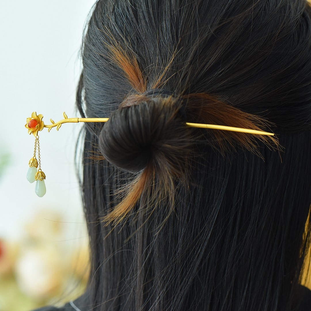 An Exquisite Sterling Silver-Gold Plated Inlaid White Jade Hairpin: An Exquisite Sterling Silver-Gold Plated Inlaid White Jade Hairpin 纯银镀金镶白玉发簪