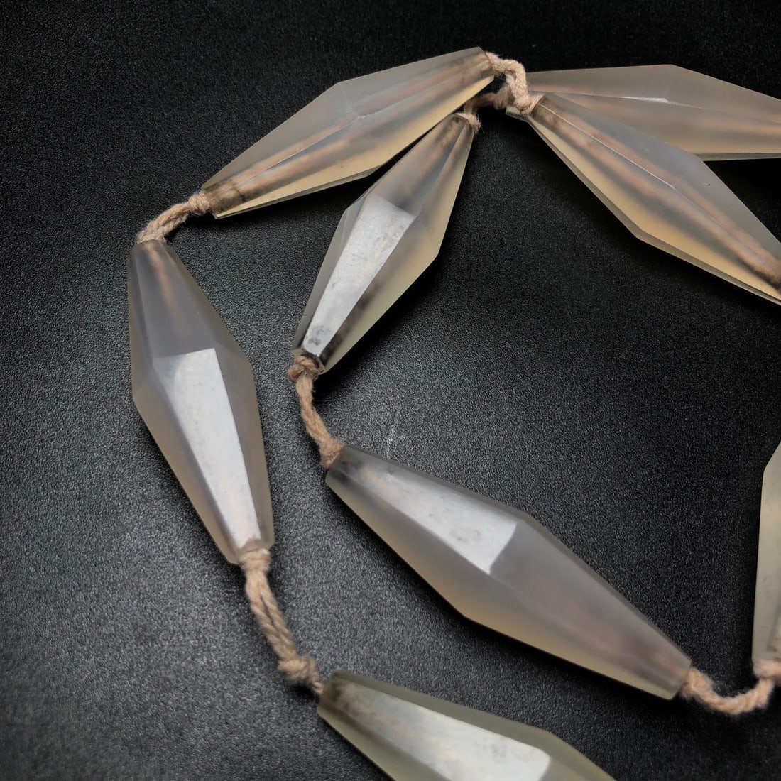 A Precious Agate Necklace - 8