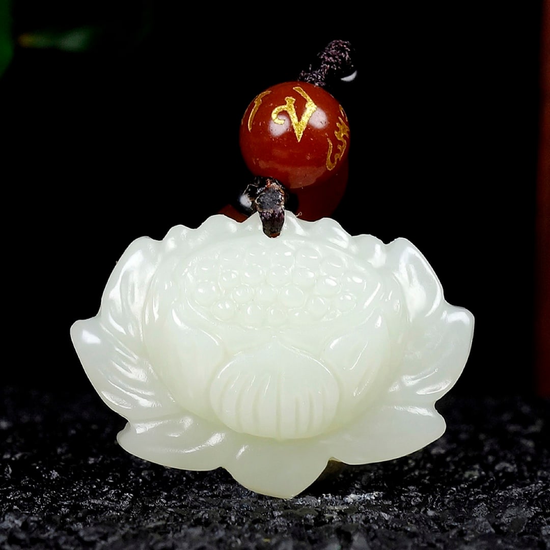 An Exquisite White Jade Lotus Pendant: An Exquisite White Jade Lotus Pendant,Size:1.2inx0.9inx0.3in 白玉莲花挂件