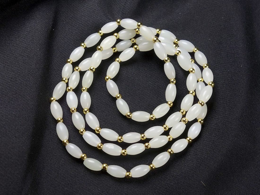 An Exquisite White Jade Bracelets - 2