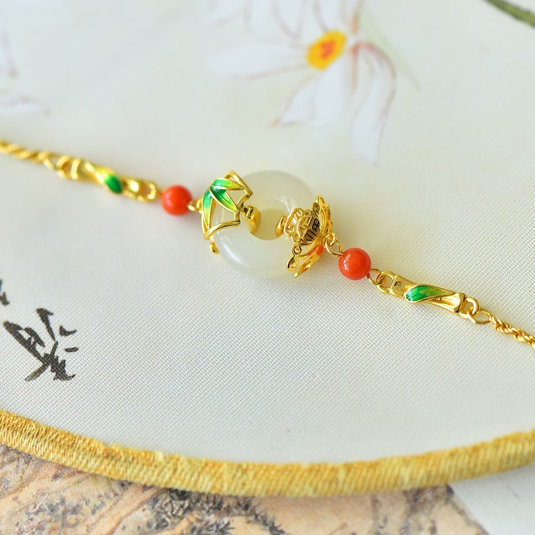 An Exquisite Sterling Silver-Gold Plated Inlaid White Jade Enamel Bracelet: An Exquisite Sterling Silver-Gold Plated Inlaid White Jade Enamel Bracelet 纯银镀金镶白玉珐琅手链