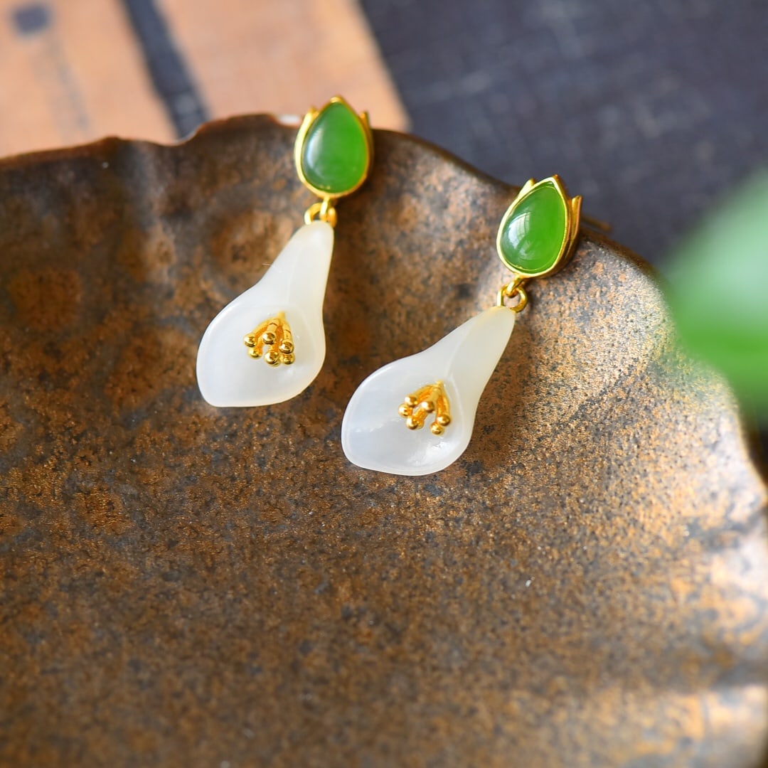 A Pair of Exquisite Sterling Silver-Gold Plated Inlaid White Jade Earrings,Inlaid Jasper: A Pair of Exquisite Sterling Silver-Gold Plated Inlaid White Jade Earrings,Inlaid Jasper,Size:0.4inx1.1in 