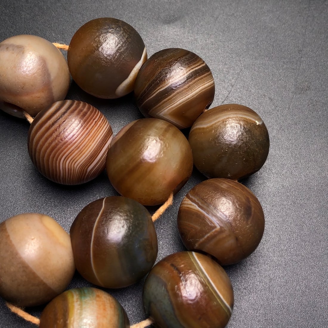 A Precious Agate Bracelets - 8