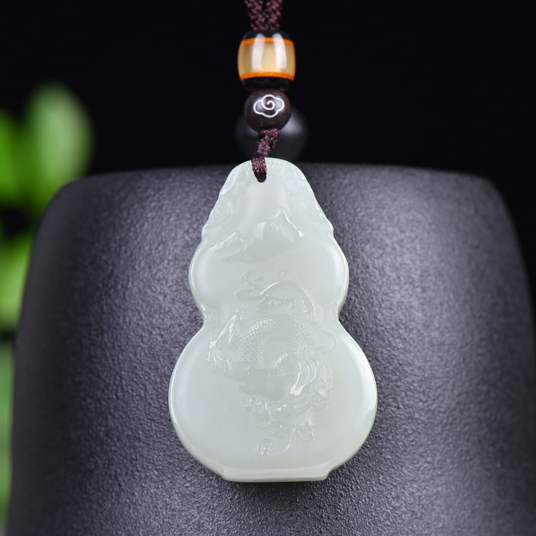 An Exquisite White Jade Dragon Pattern Pendant - 3