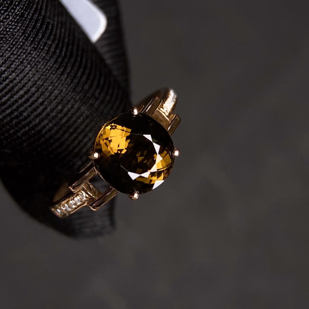 2.73Ctw Natural Tourmaline Ring: 2.73Ctw Natural Tourmaline Ring,Size:0.3inx0.3in 2.73Ctw天然碧玺戒指