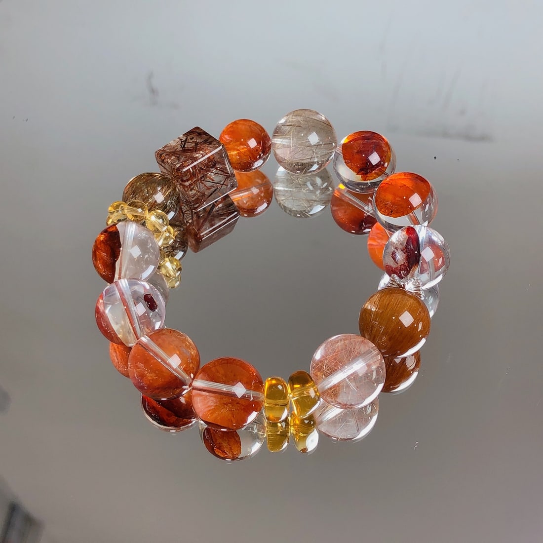 An Exquisite Crystal Bracelets - 10