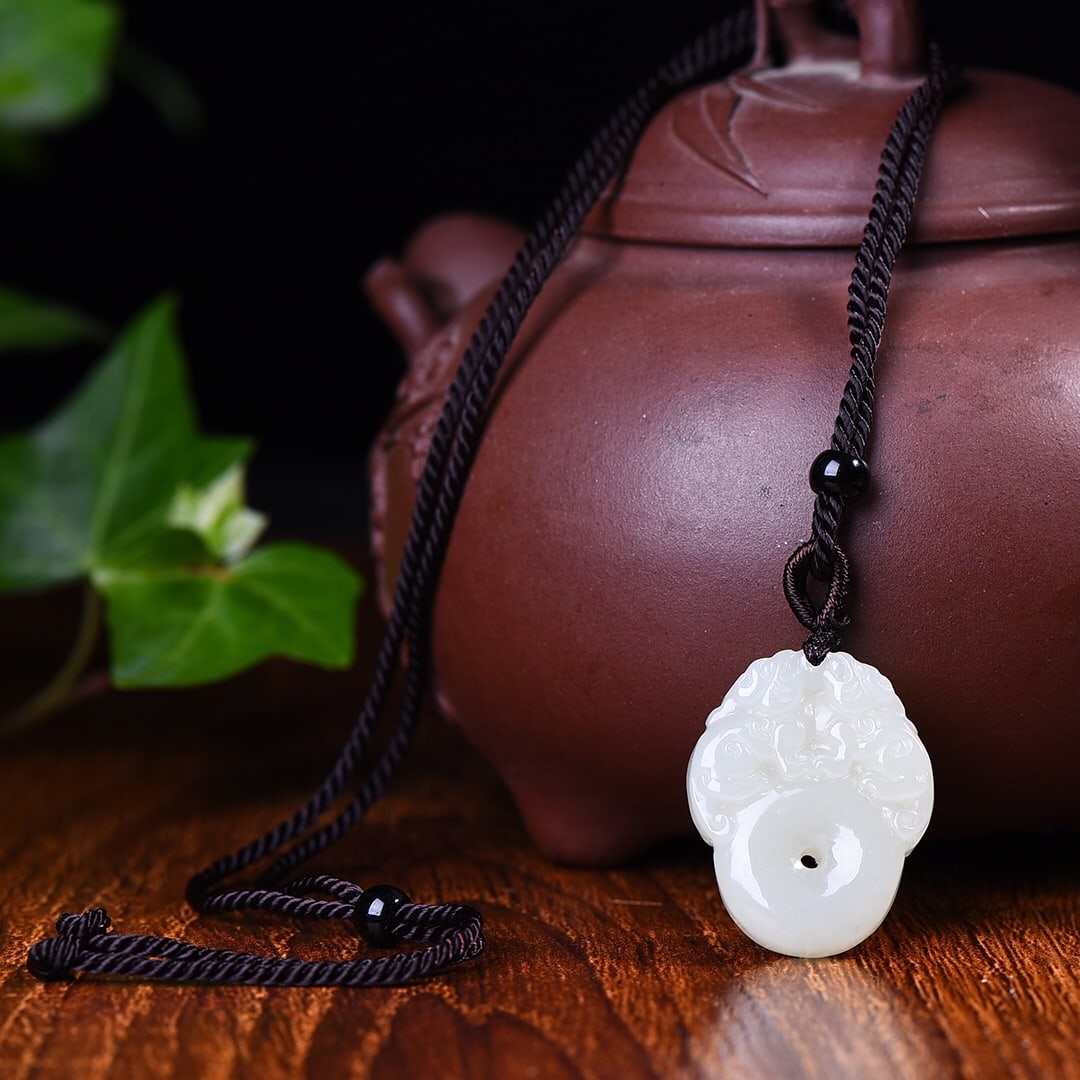 An Exquisite White Jade Auspicious Beast Pattern Pendant - 5