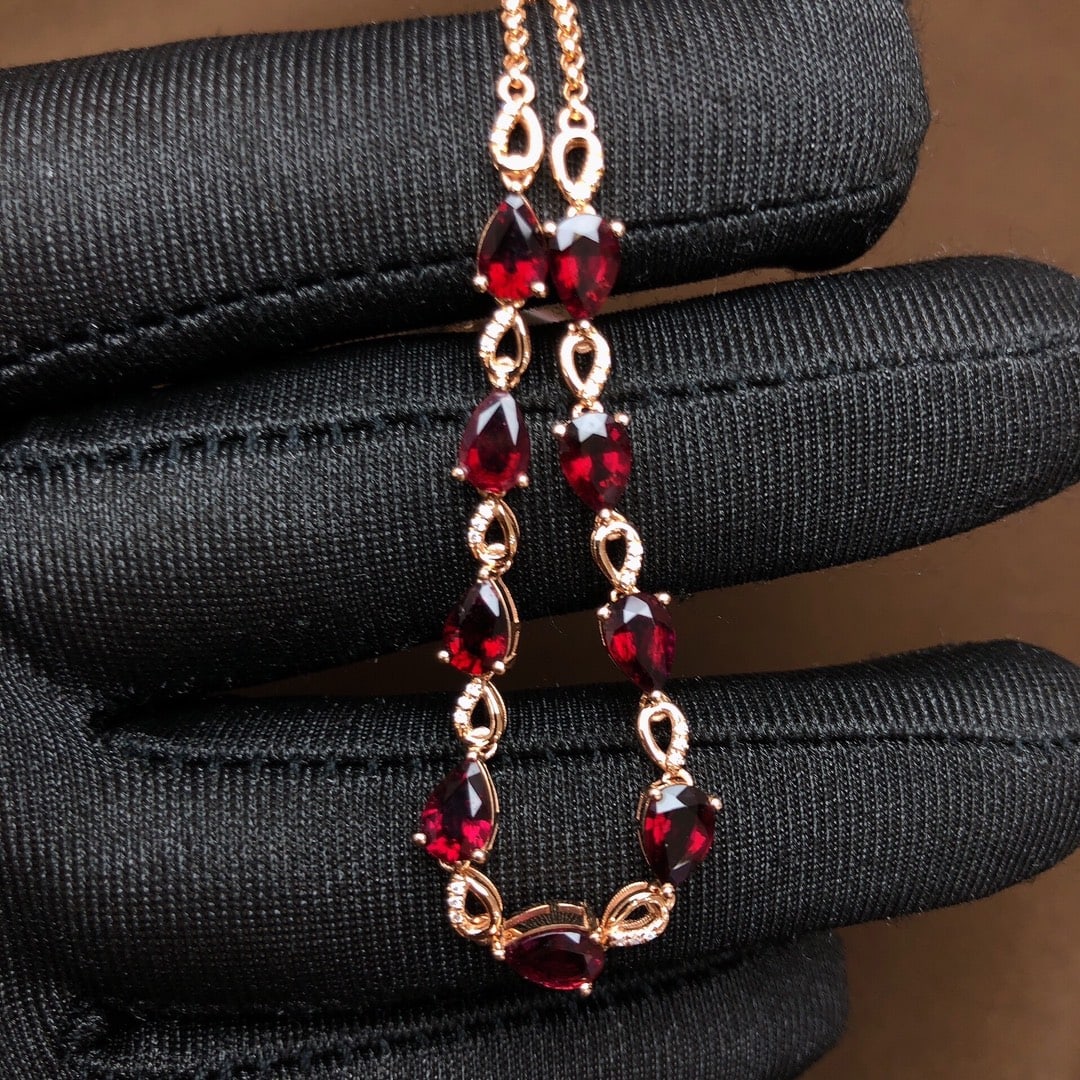 4.6Ctw Natural Tourmaline Bracelet: 4.6Ctw Natural Tourmaline Bracelet,Size:0.3inx0.2in 4.6Ctw天然碧玺手链