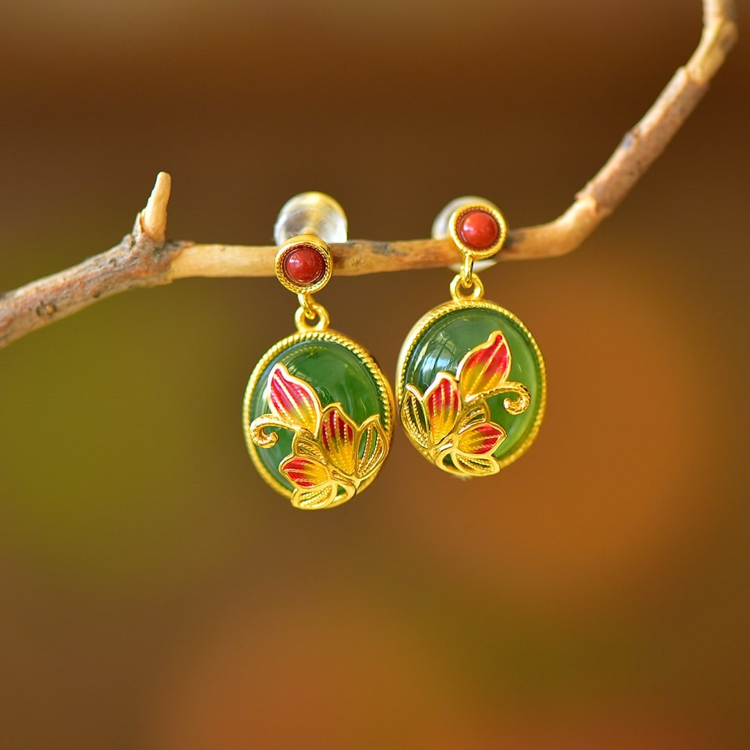 A Pair of Exquisite Sterling Silver-Gold Plated Inlaid Jasper Earrings: A Pair of Exquisite Sterling Silver-Gold Plated Inlaid Jasper Earrings 一对纯银镀金镶碧玉耳环