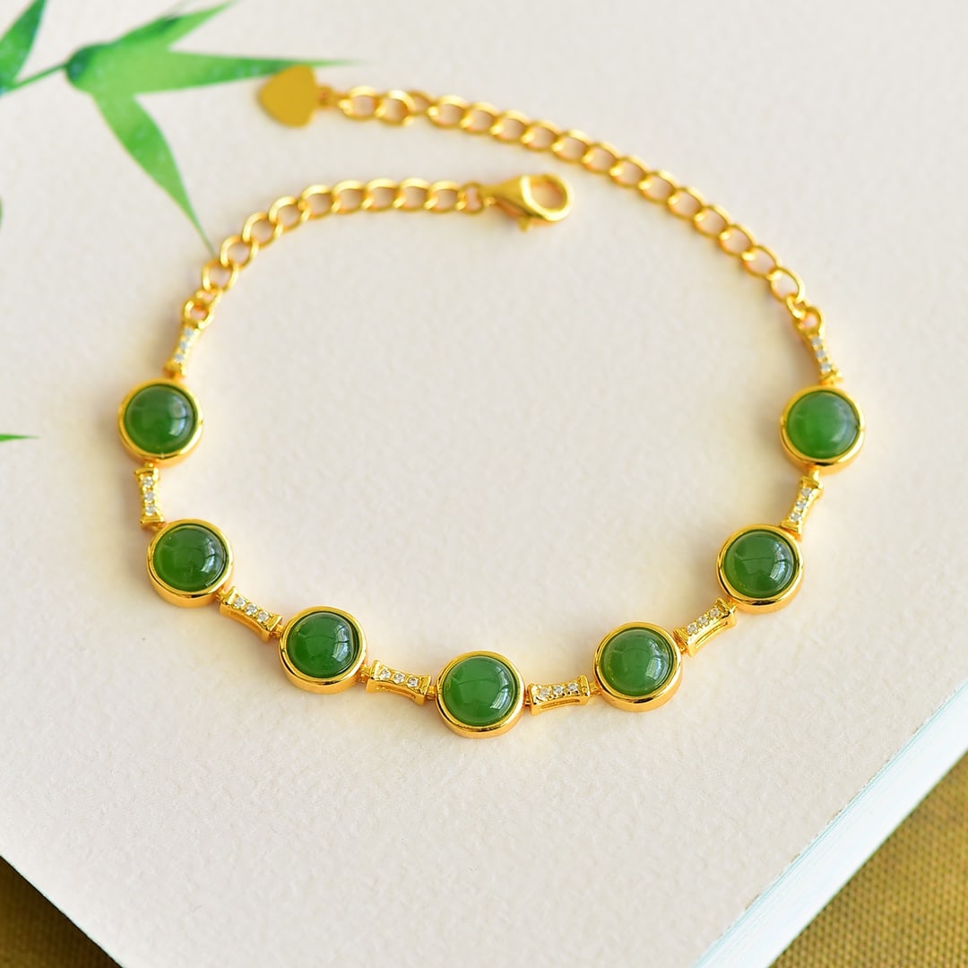 An Exquisite Sterling Silver-Gold Plated Inlaid Jasper Bracelet: An Exquisite Sterling Silver-Gold Plated Inlaid Jasper Bracelet 纯银镀金镶碧玉手链