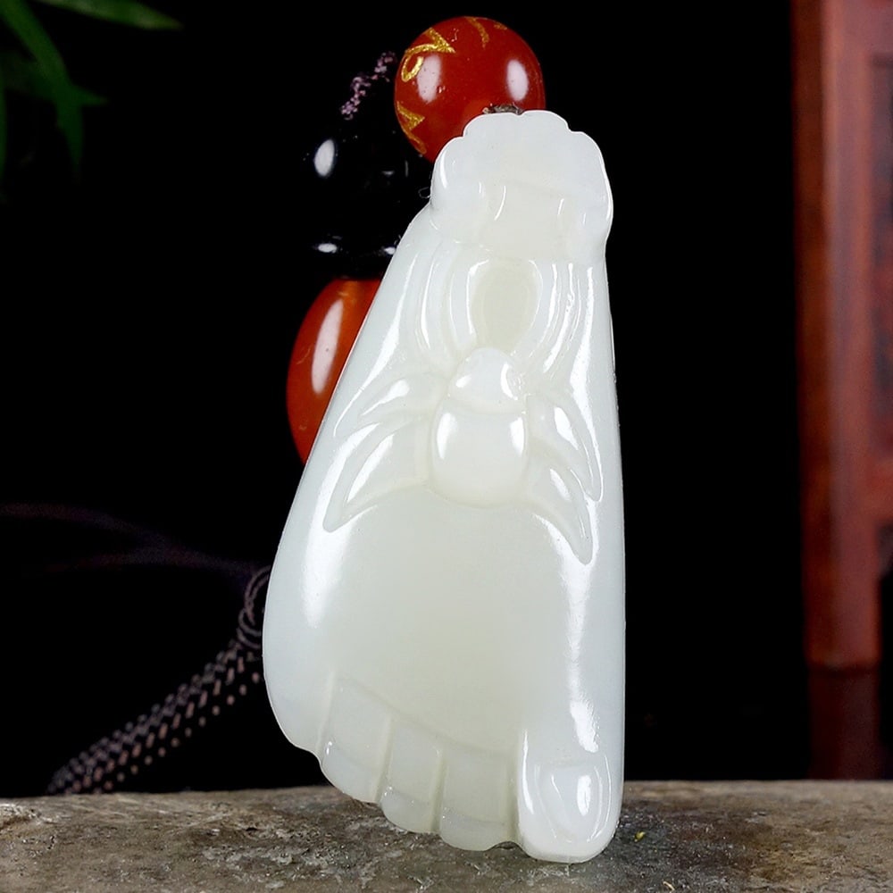 An Exquisite White Jade Pendant: An Exquisite White Jade Pendant,Size:1.4inx0.7inx0.4in 白玉挂件