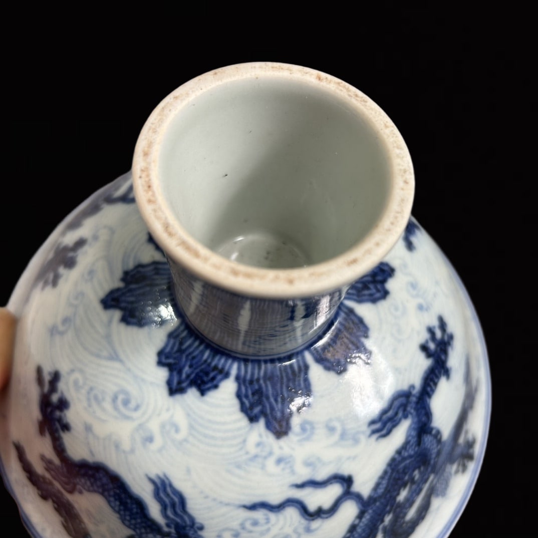 An Exquisite Blue and White Dragon Pattern Stem Bowl - 7