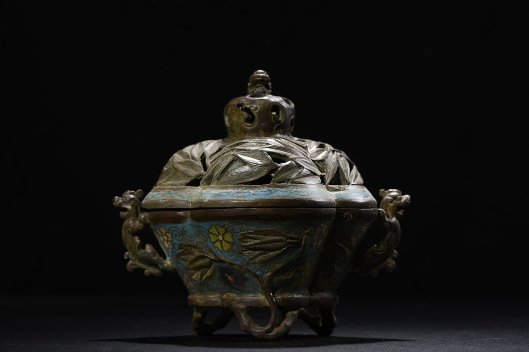 An Exquisite Cloisonne Bamboo Pattern Lion Censer (1 of 9)
