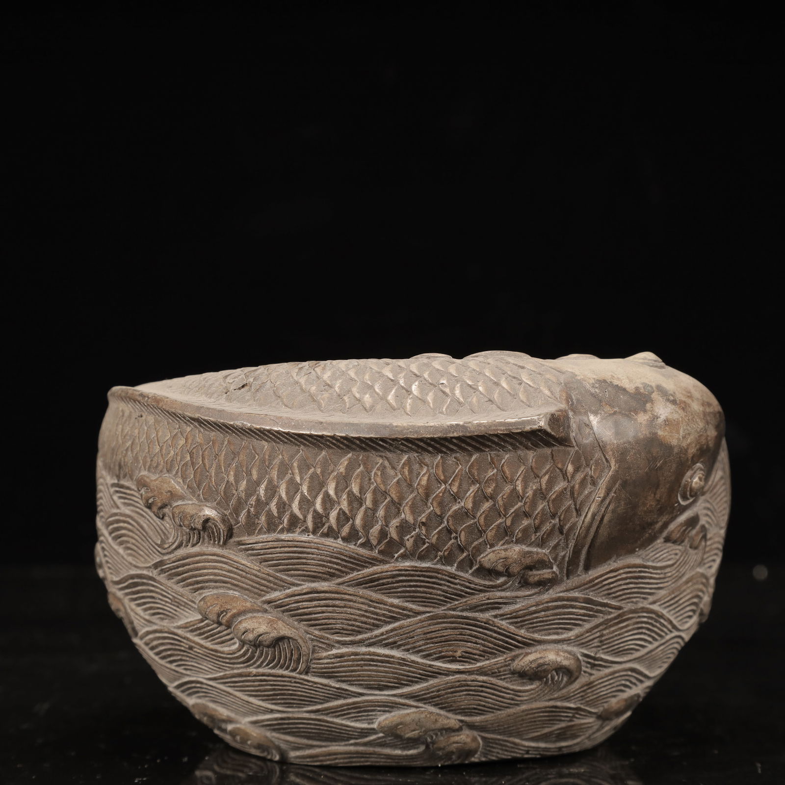 An Exquisite Silver-plated Copper Fish Pattern Jar - 2