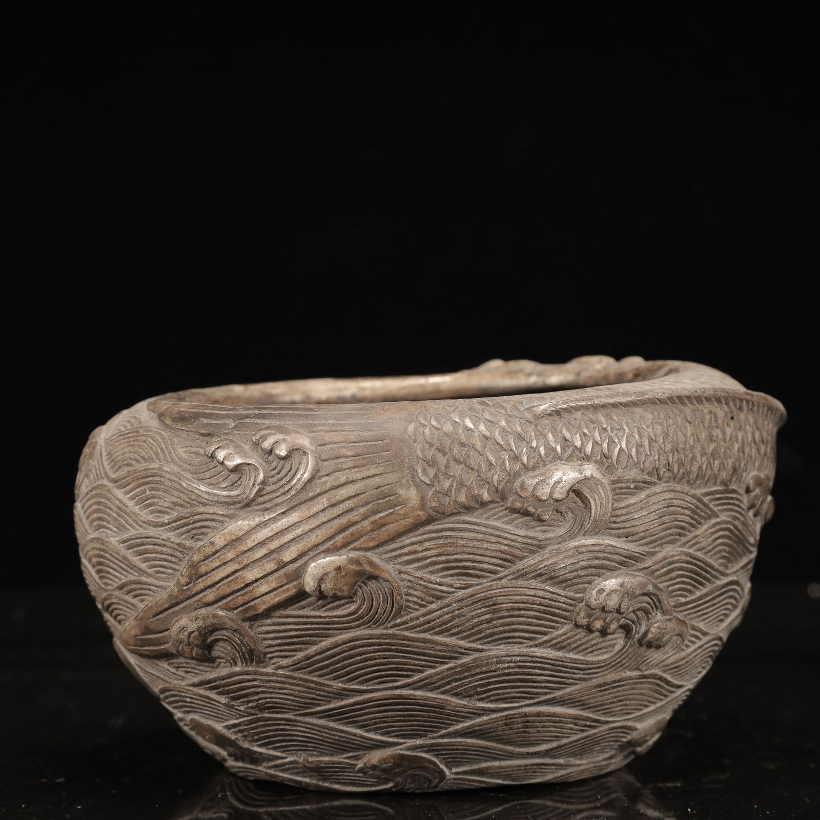 An Exquisite Silver-plated Copper Fish Pattern Jar - 4