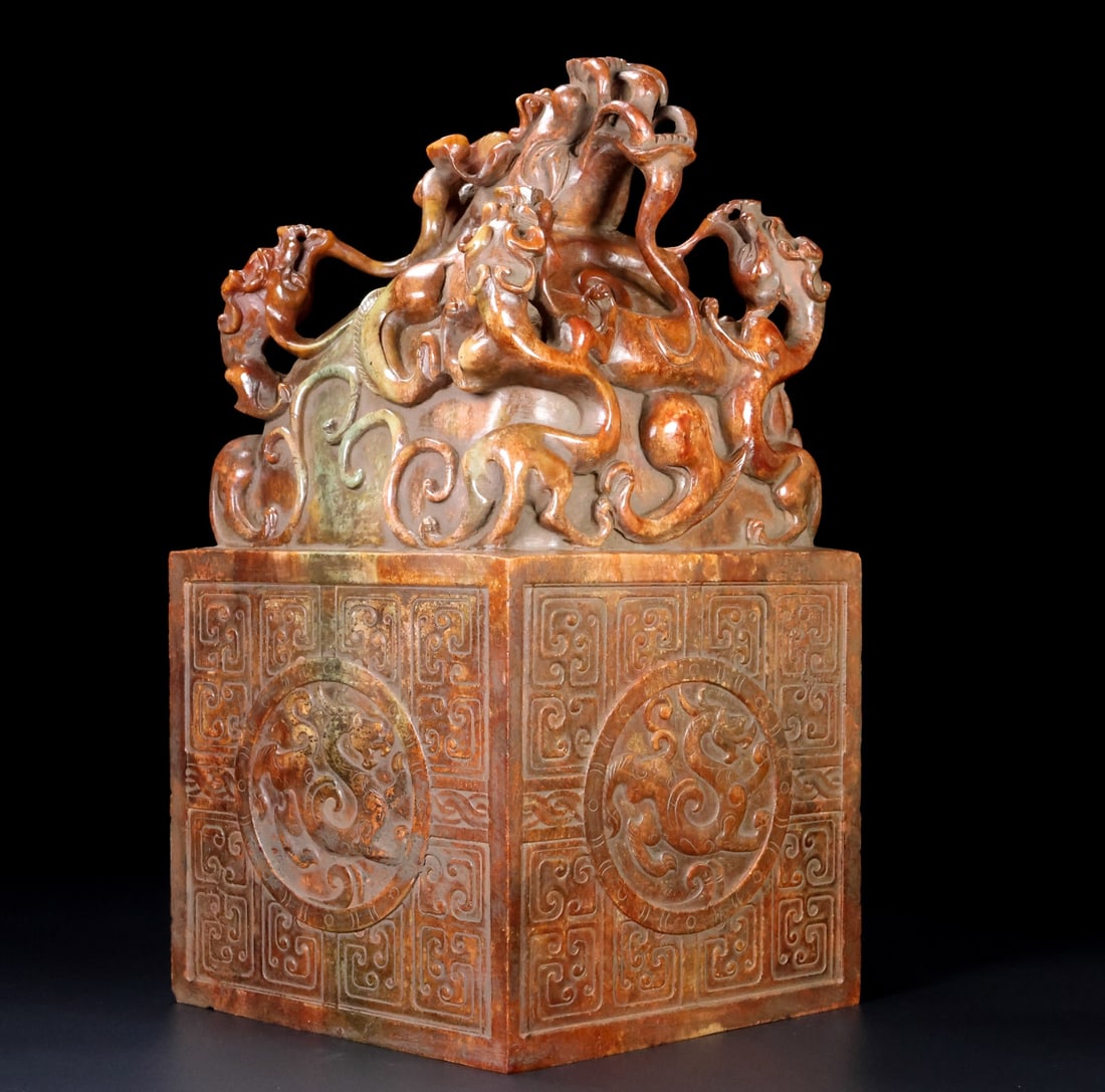 An Exquisite Archaic Jade Auspicious Beast Pattern Seal: An Exquisite Archaic Jade Auspicious Beast Pattern Seal,Ancient Time,China,with Mark,Size:6.9inx6.9inx12.8in,Weight:21000g 