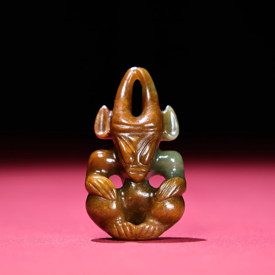 An Exquisite White Jade Figure Ornament: An Exquisite White Jade Figure Ornament,Qing Dynasty,China,Size:2.4inx1.4inx0.6in,Weight:38g 白玉人物摆件,中国清代