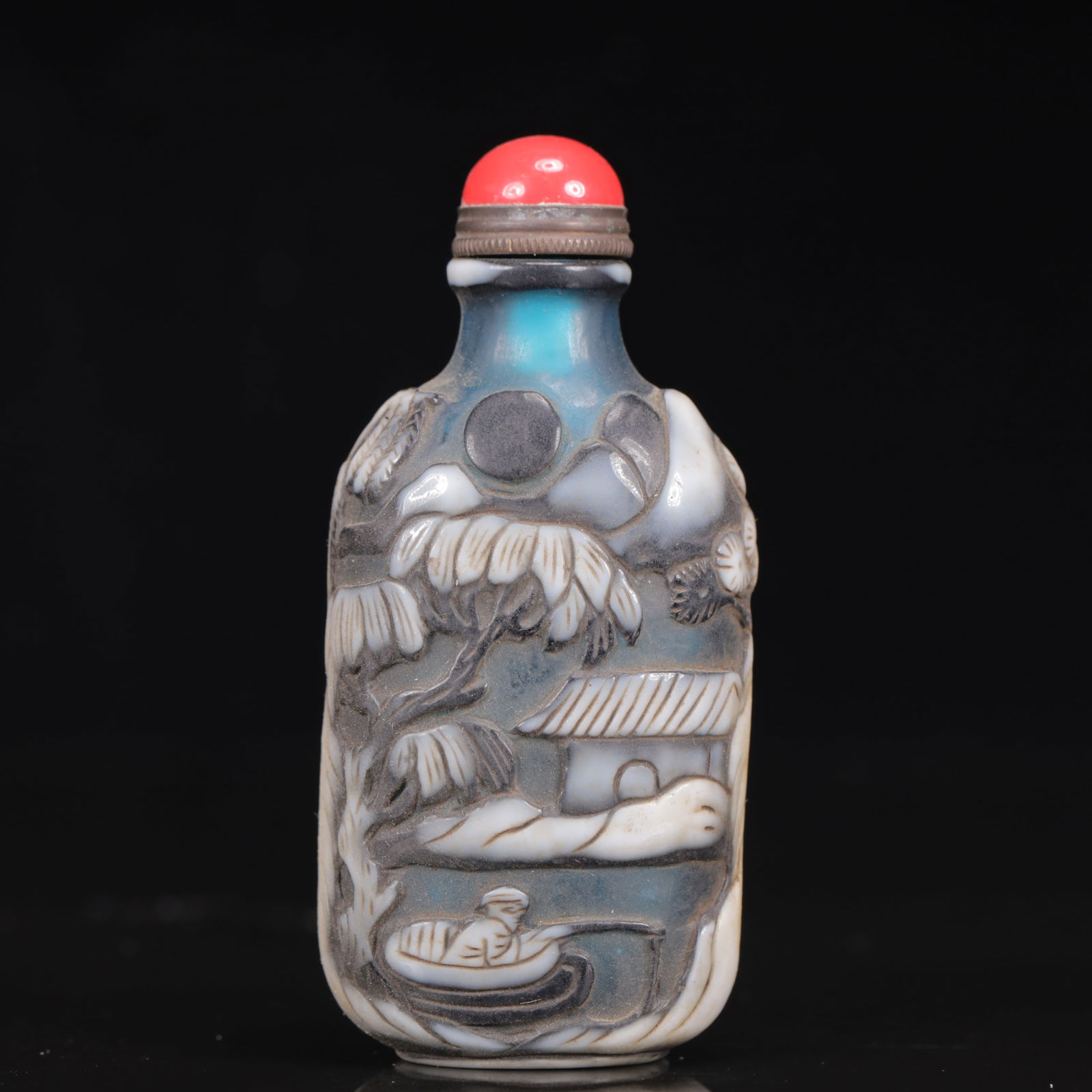 An Exquisite Glass Landscape and Figure Pattern Snuff Bottle (1 of 8)