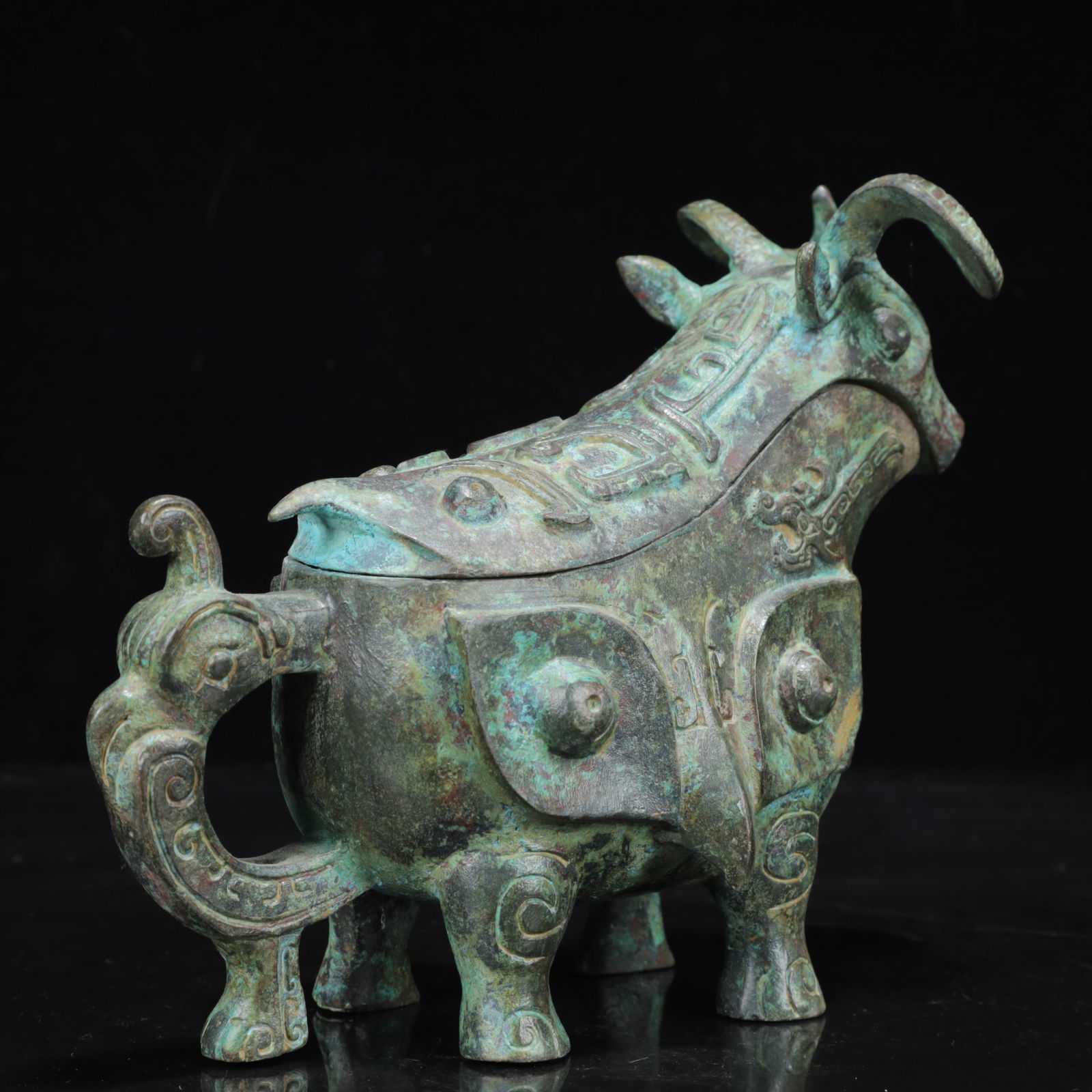 An Archaic Bronze Beast-Face Pattern Buffalo Cup - 10