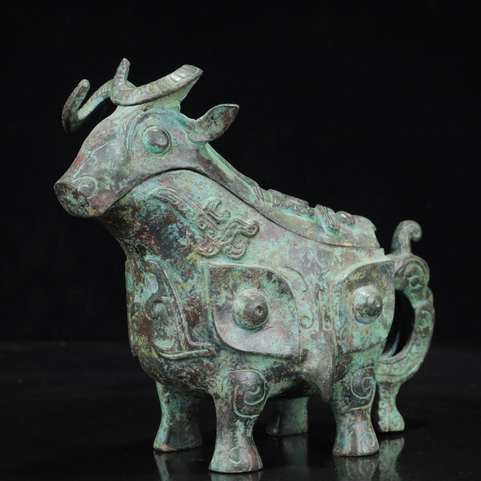 An Archaic Bronze Beast-Face Pattern Buffalo Cup - 6