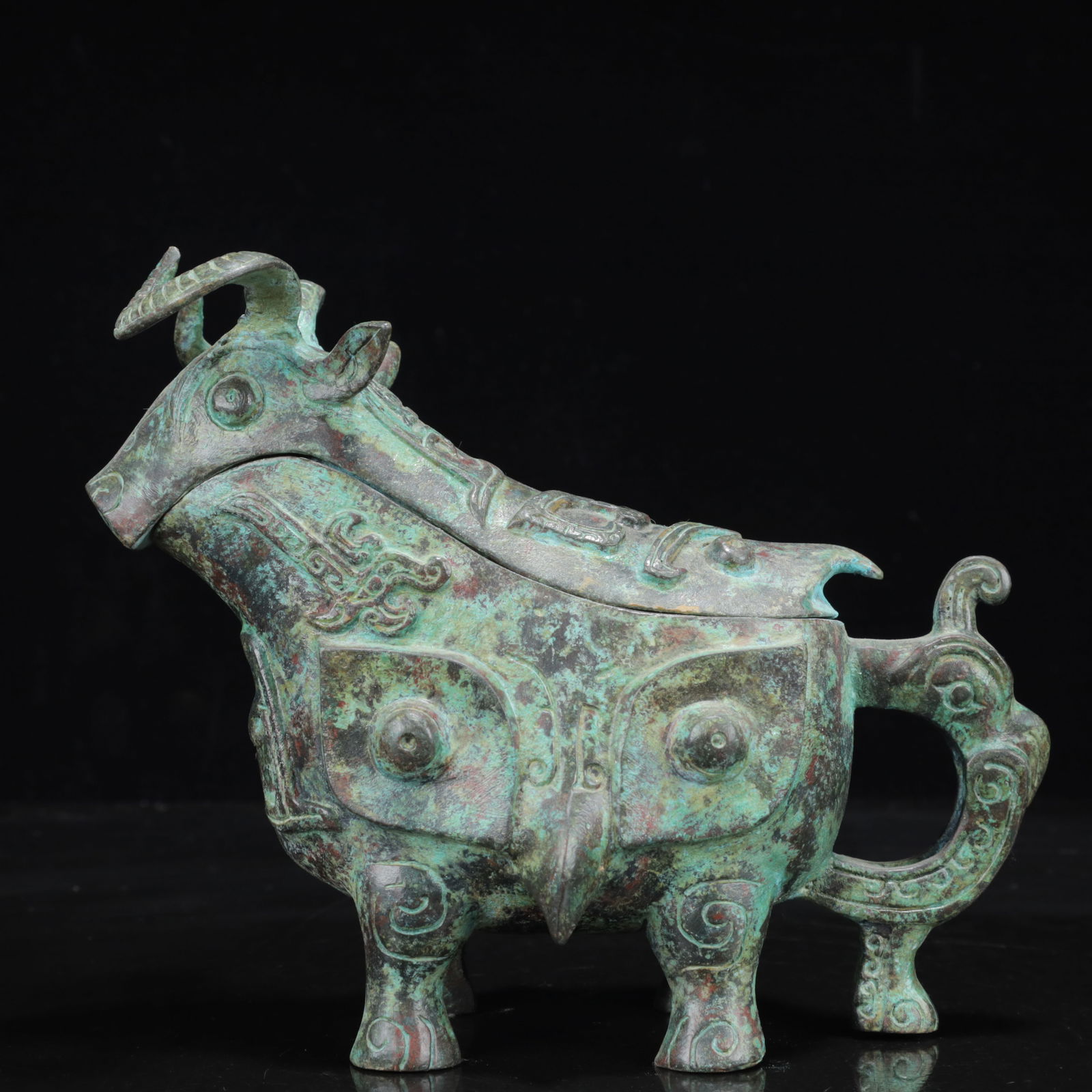 An Archaic Bronze Beast-Face Pattern Buffalo Cup - 7