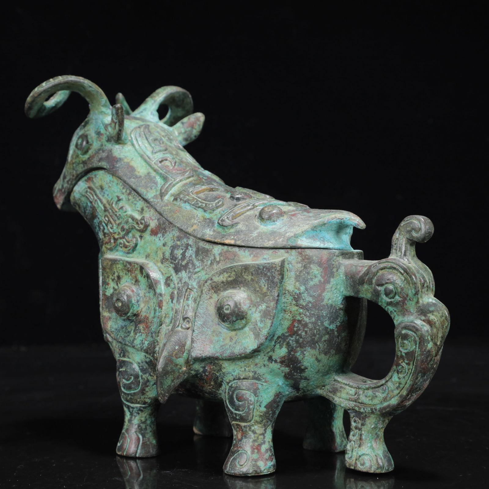 An Archaic Bronze Beast-Face Pattern Buffalo Cup - 9