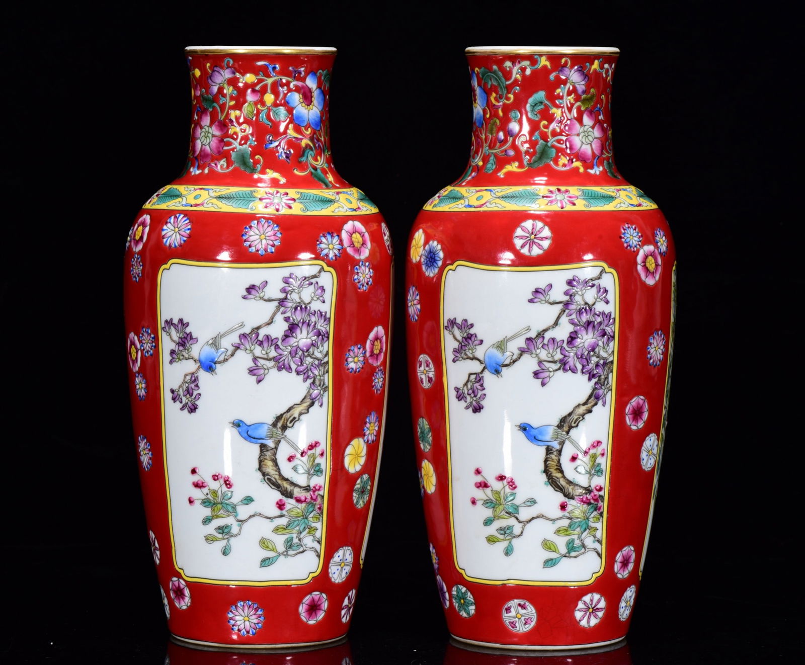 A Pair of Exquisite Famille-Rose Flower and Bird Pattern Vases: A Pair of Exquisite Famille-Rose Flower and Bird Pattern Vases,Qing Dynasty,China,Qianlong Four-character Mark,Size:9.4inx4.3ins 一对粉彩花鸟纹瓶,ߑ