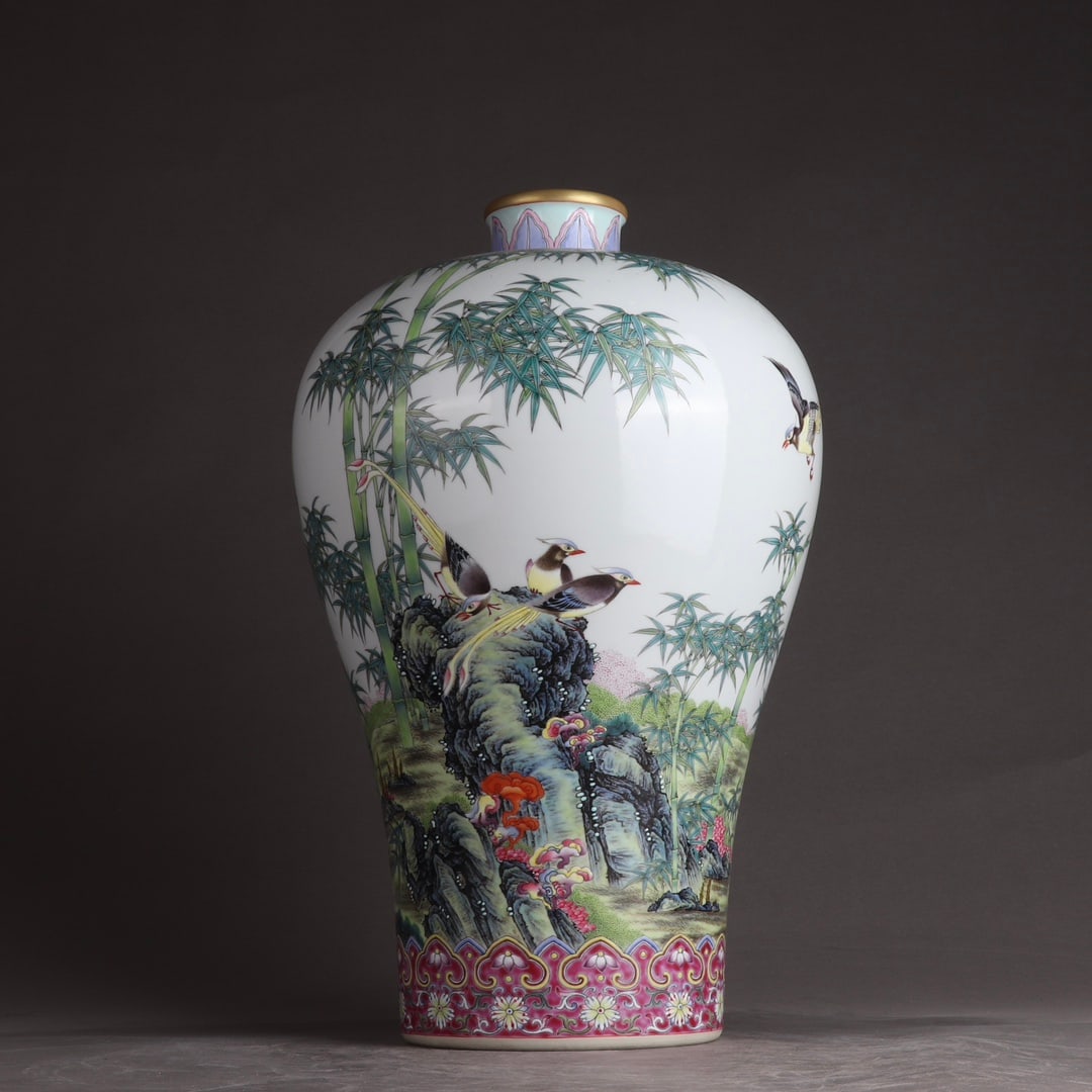 An Exquisite Enamel Flower and Bird Pattern Vase,with poem (1 of 9)