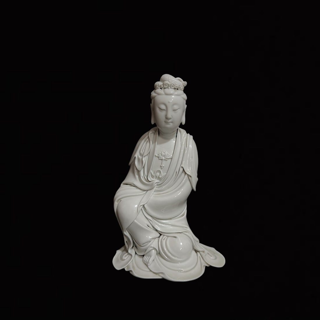 A Solemn Blance-De-Chine Statue of Avalokitesvara: A Solemn Blance-De-Chine Statue of Avalokitesvara,Ming Dynasty,China,He Chaozong Mark,Size:10.6in 