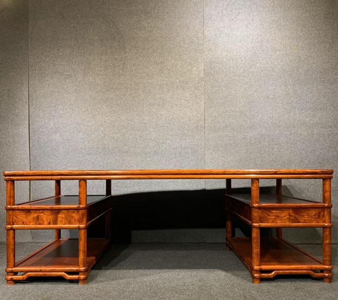 A Huge Huanghuali wood Table: A Huge Huanghuali wood Table,Qing Dynasty, China,Size:94.5inx45.7inx32.7in 黄花梨木桌子,中国清代