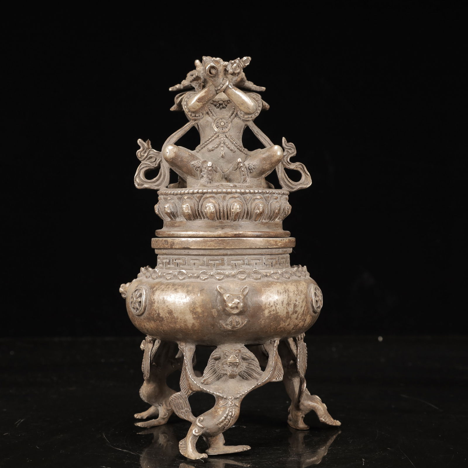 An Exquisite Silver-plated Copper Beast-Face Pattern Beast-legs Censer: An Exquisite Silver-plated Copper Beast-Face Pattern Beast-legs Censer,Qing Dynasty, China,Size:4.7inx4.7inx8.3in,Weight:1000g 