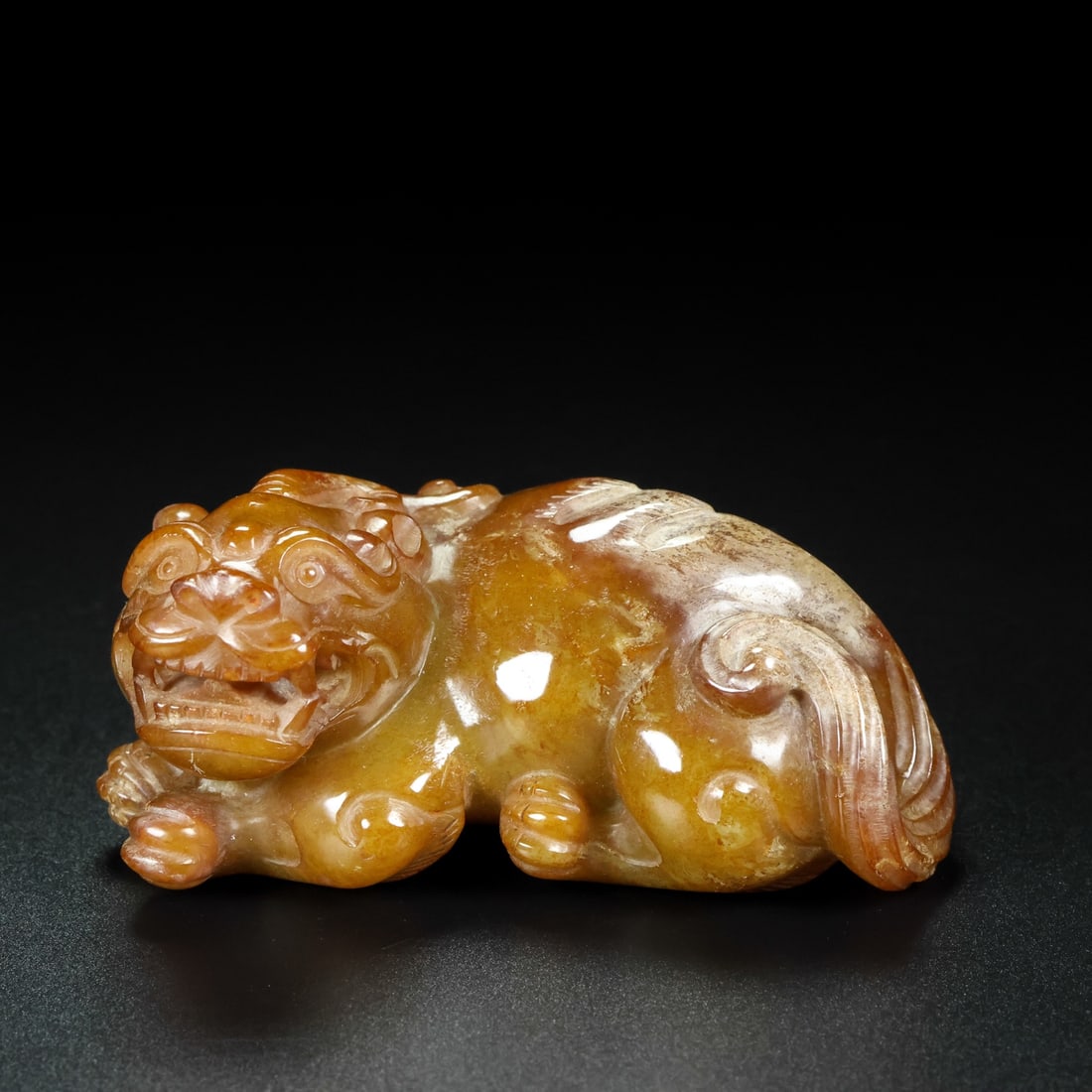 An Exquisite Archaic Jade Beast Ornament: 高古玉兽摆件,中国远古时期 An Exquisite Archaic Jade Beast Ornament,Ancient Time,China