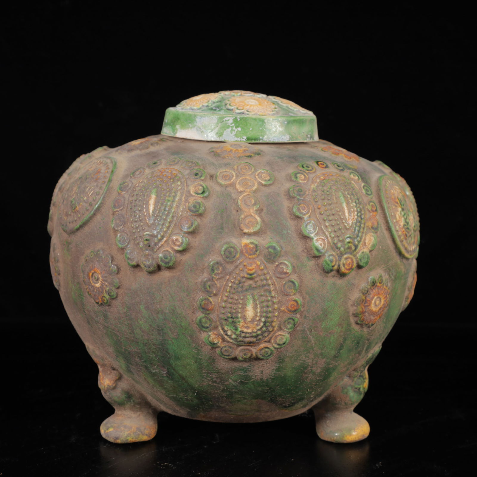 An Exquisite Tang Tri-Color Glazed Pottery Flower Pattern lidded jar: An Exquisite Tang Tri-Color Glazed Pottery Flower Pattern lidded jar,Tang Dynasty,China,Size:6.7inx7.1inx7.1in,Weight:900g 