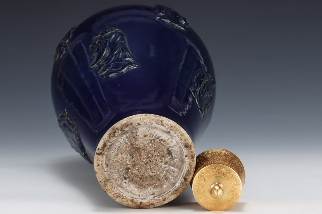 A Huge Ji Blue Glazed Figure Pattern Bottle - 8