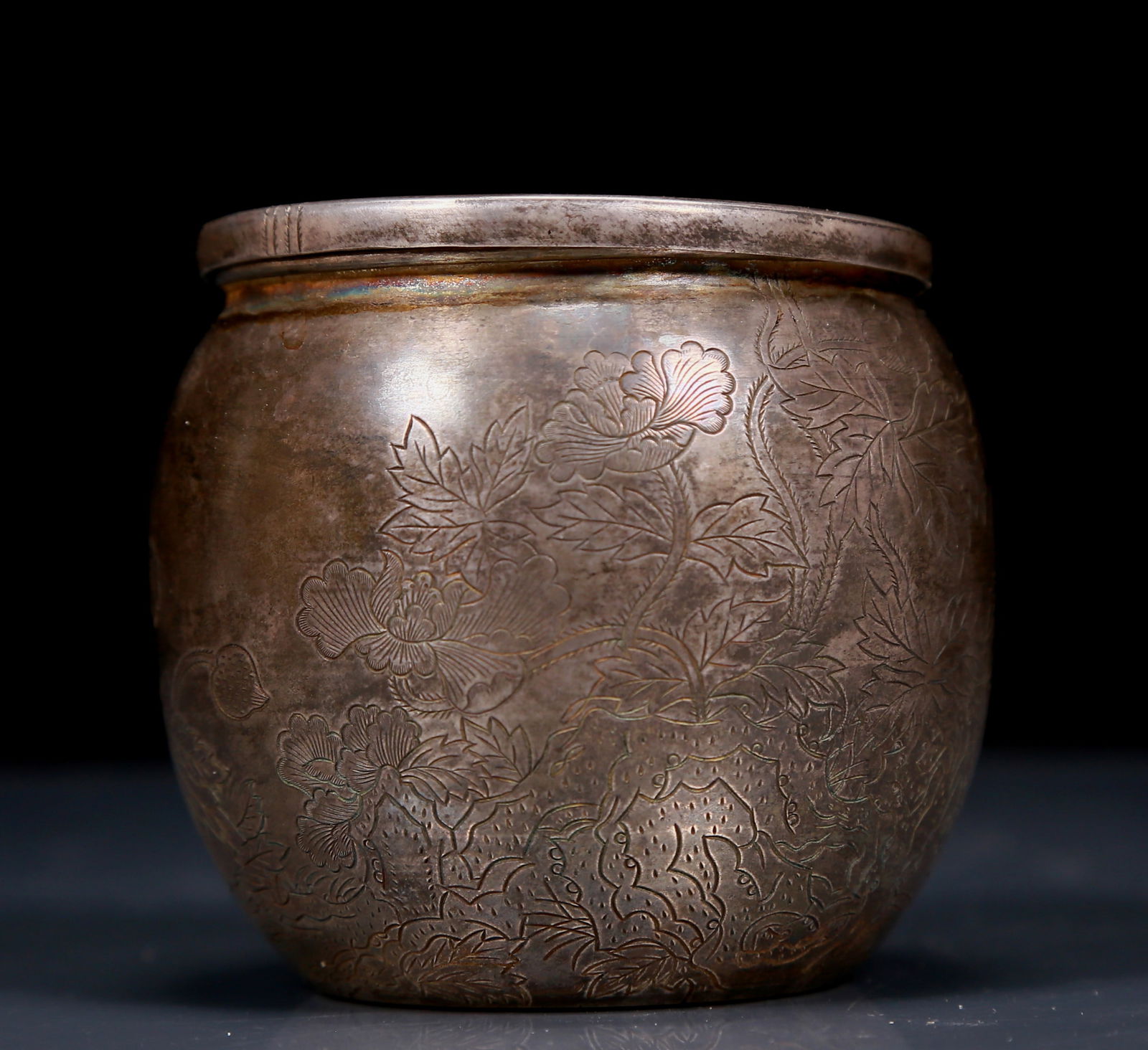 An Exquisite Silver Flower Pattern Jar - 2