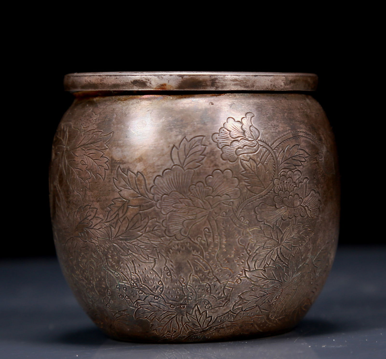 An Exquisite Silver Flower Pattern Jar - 3