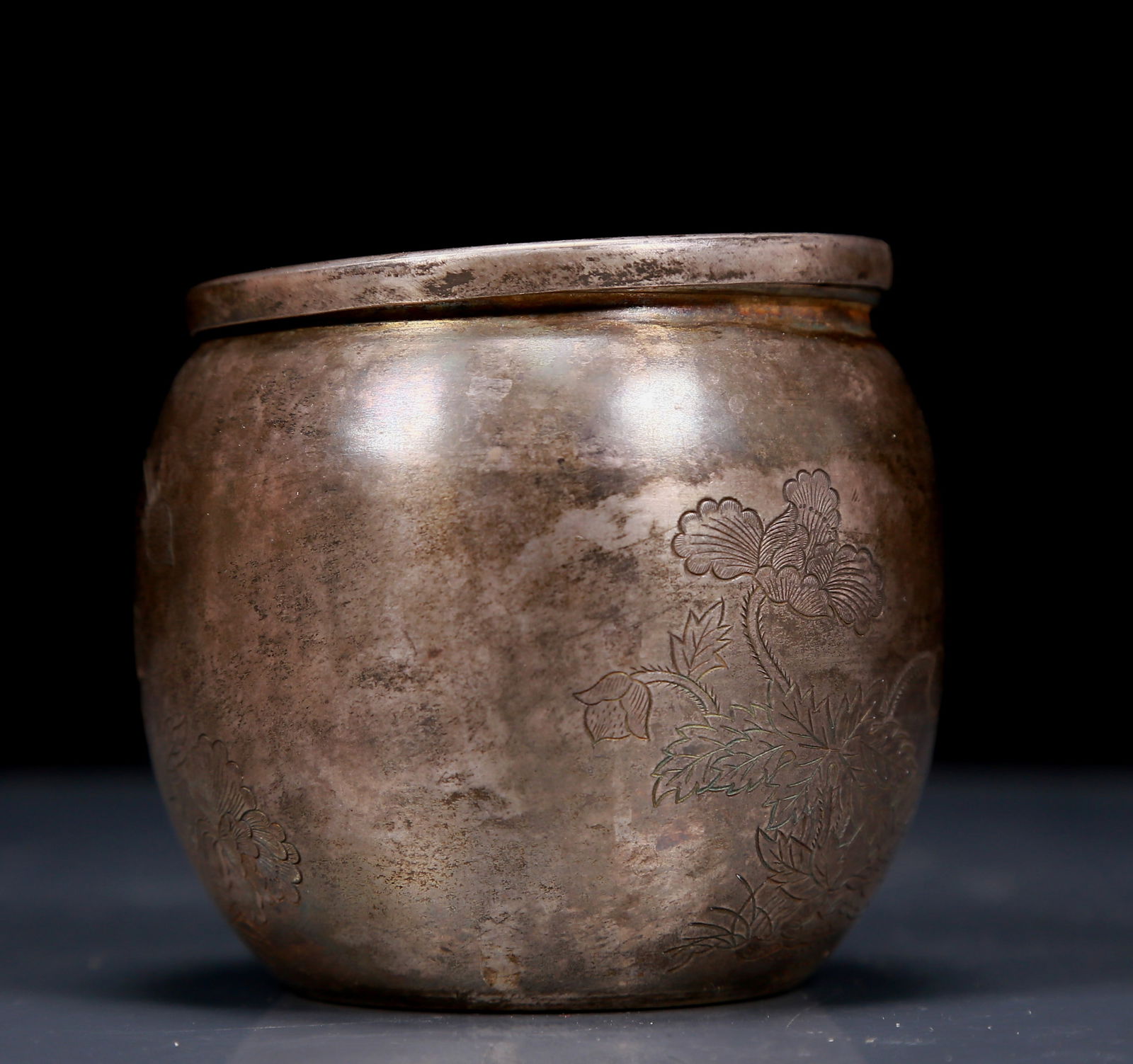 An Exquisite Silver Flower Pattern Jar - 4