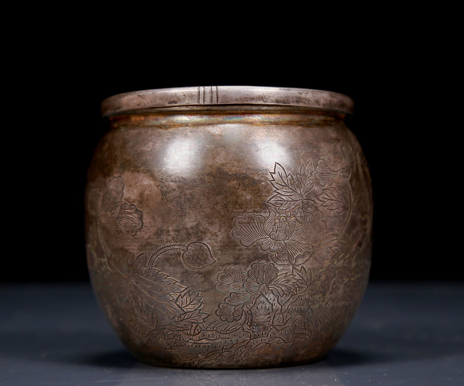 An Exquisite Silver Flower Pattern Jar - 5