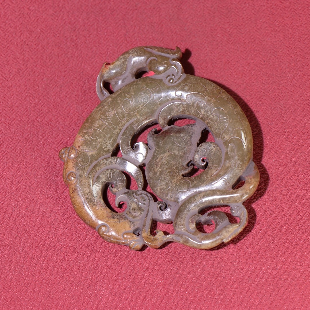 An Exquisite Archaic Jade Dragon Pattern Pendant - 7