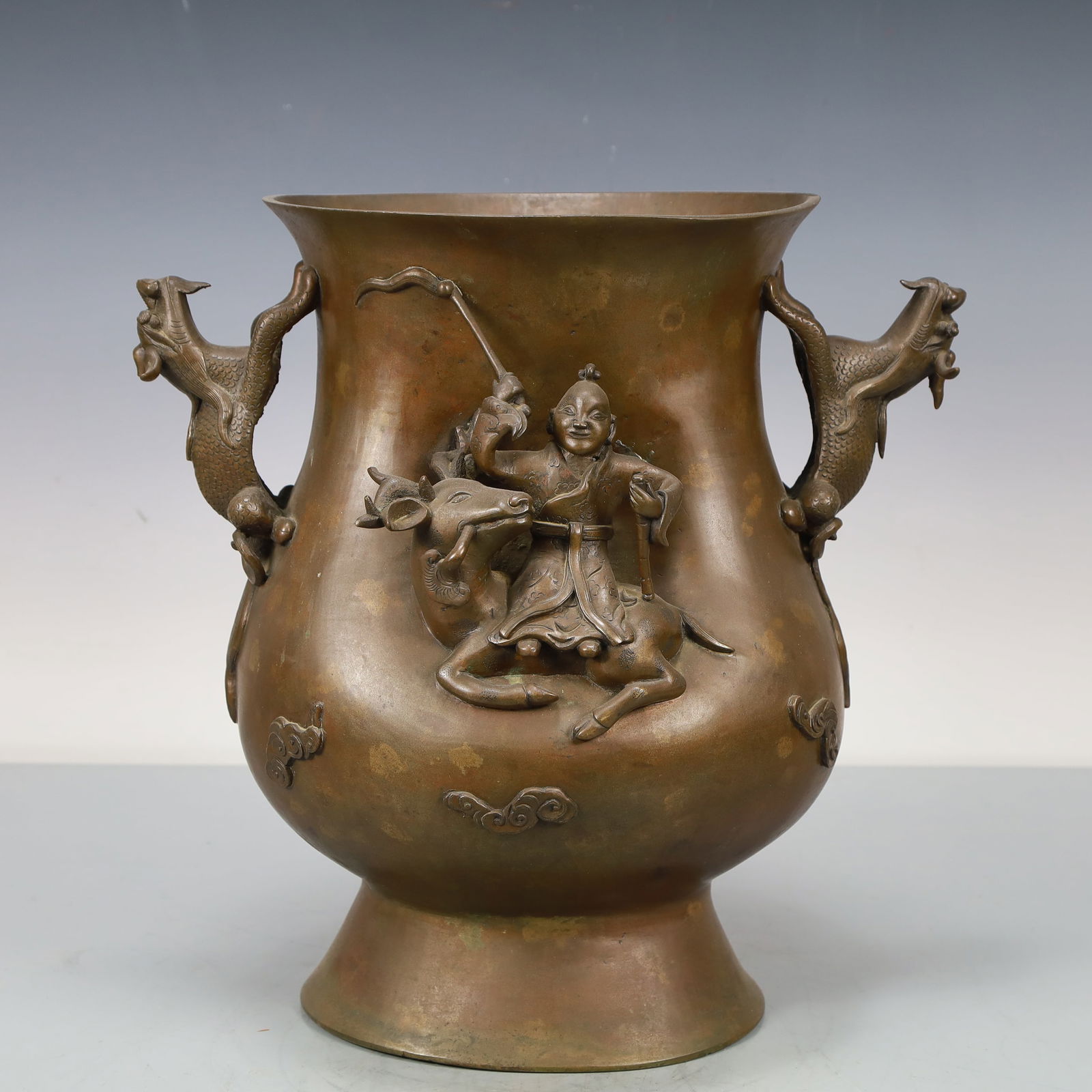 A Gorgeous Bronze Gold-Splashed 'Auspicious Beast' Vase: A Gorgeous Bronze Gold-Splashed 'Auspicious Beast' Vase. Supported on a subtly splayed foot. Chinese Ming Dynasty. Xuande Four-Character Mark. Size:13.8inx8.7inx13.4in. Weight:9640g. 明代