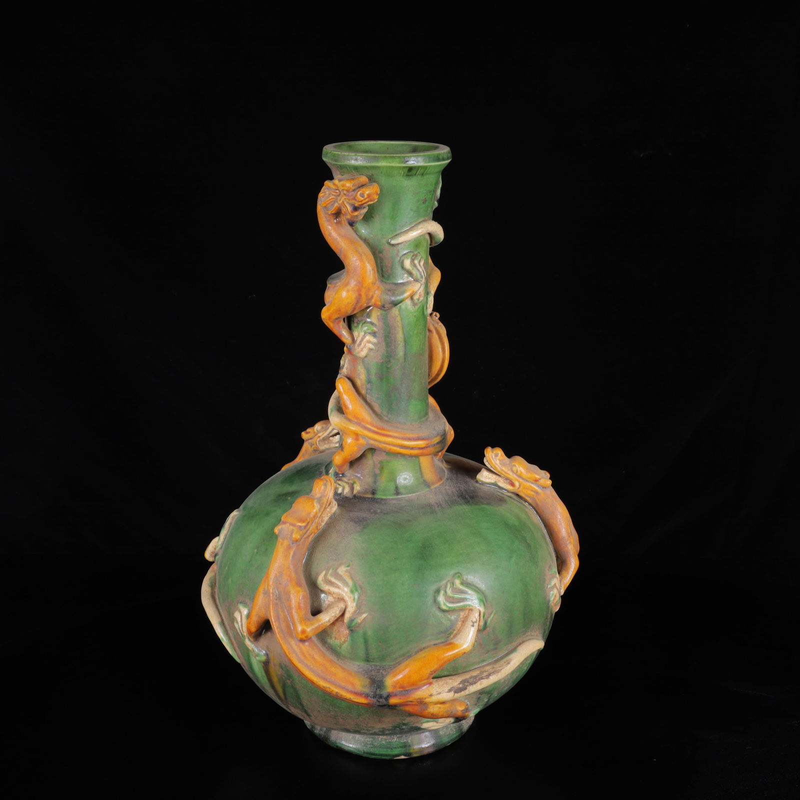 An Exquisite Tang Tri-Color Glazed Pottery Dragon Pattern Vase (1 of 14)