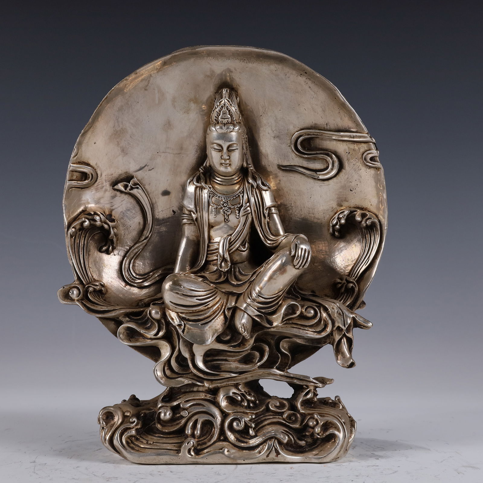 An Exquisite Silver-plated Statue of Avalokitesvara Ornament: An Exquisite Silver-plated Statue of Avalokitesvara Ornament,The Republic of China,Size:5.9inx2.4inx7.9in,Weight:1650g, 