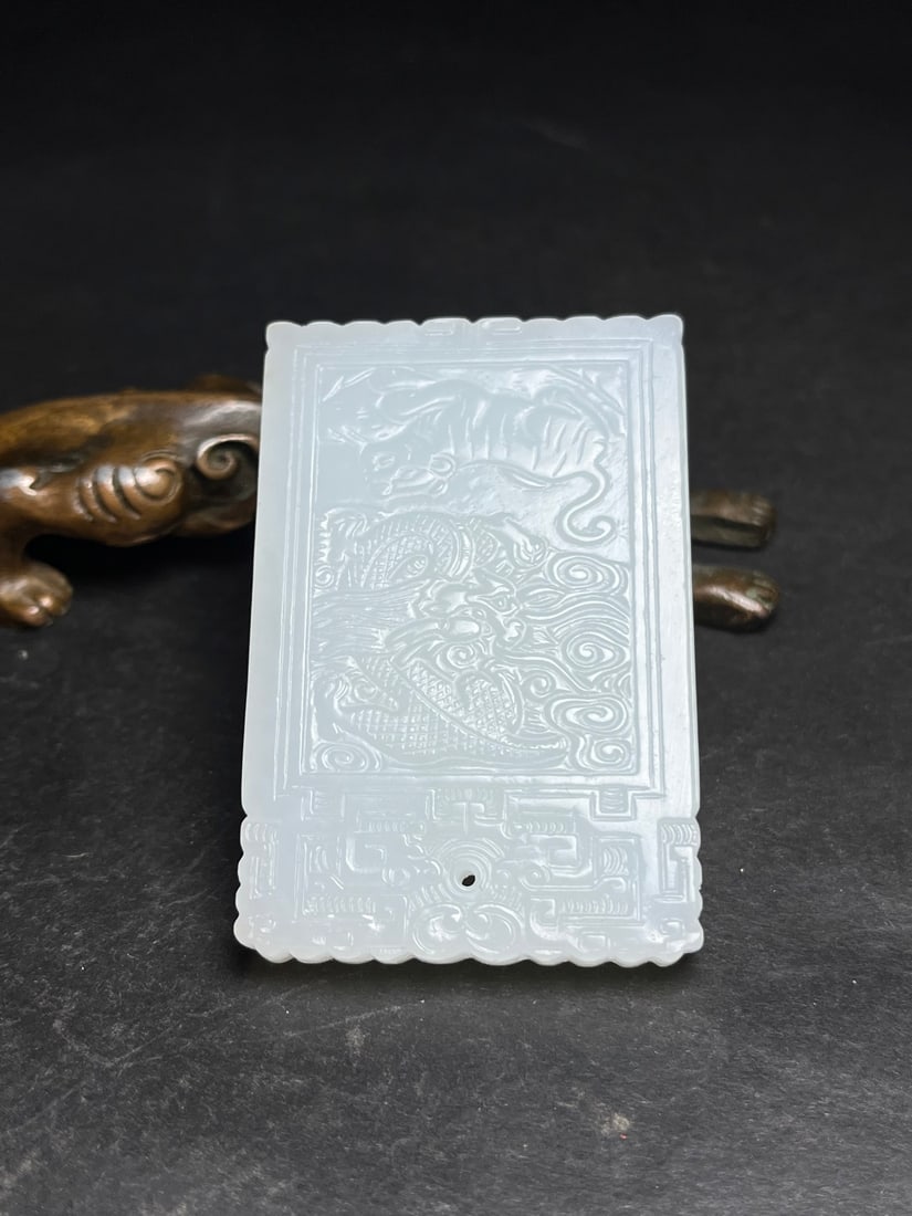 An Exquisite White Jade Dragon Pattern Pendant - 3