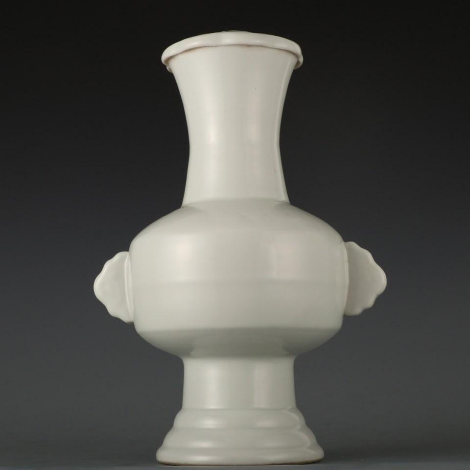 A Rare White Glazed Vase - 2