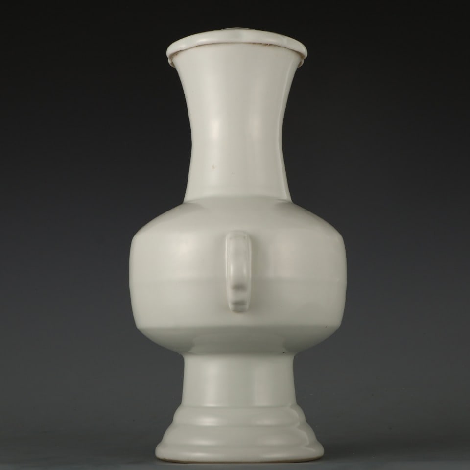 A Rare White Glazed Vase - 4