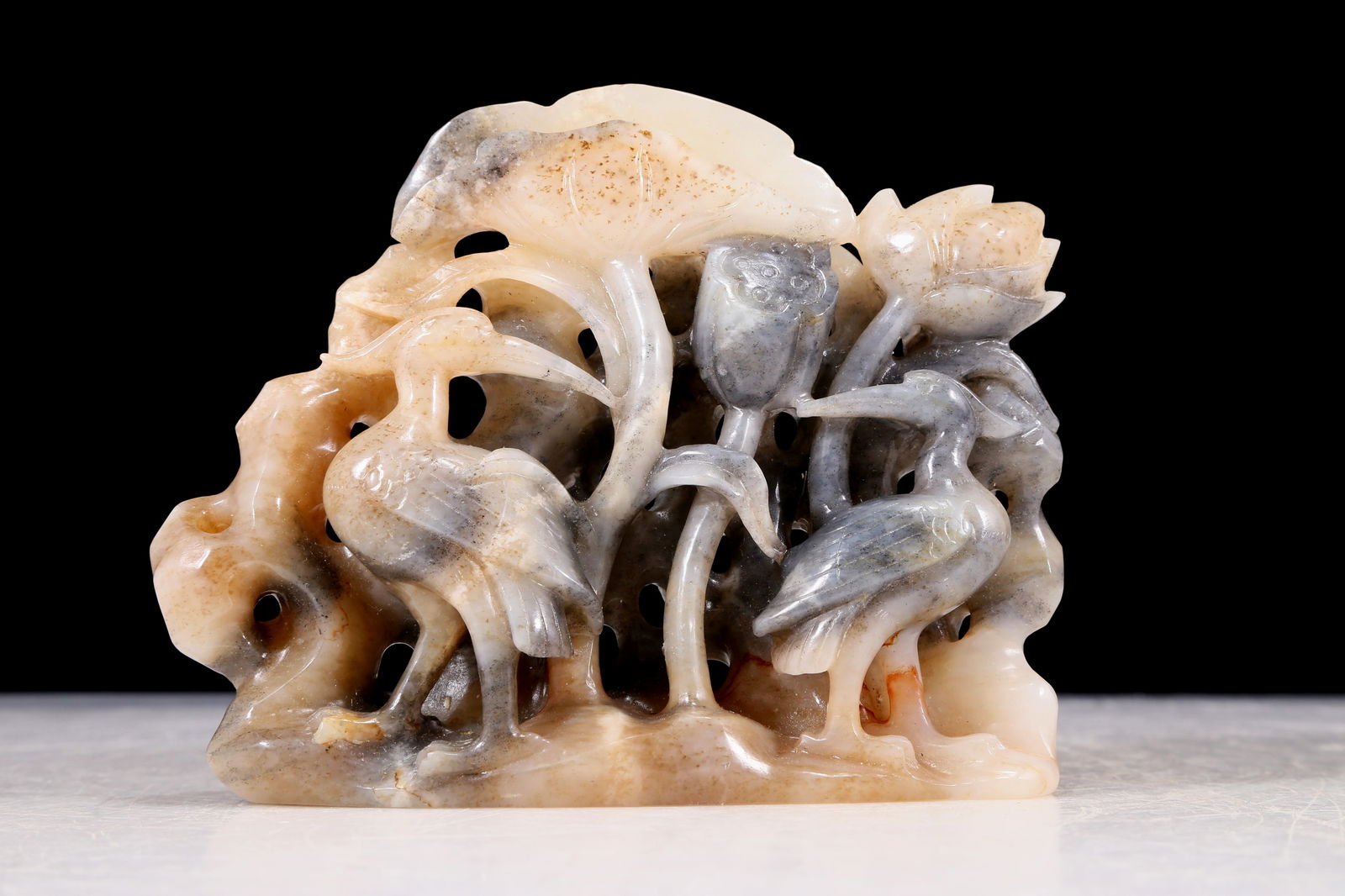 An exquisite black and white jade ornament with flower and bird patterns (1 of 7)